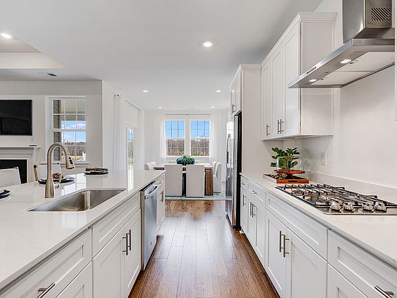 7th image of this home