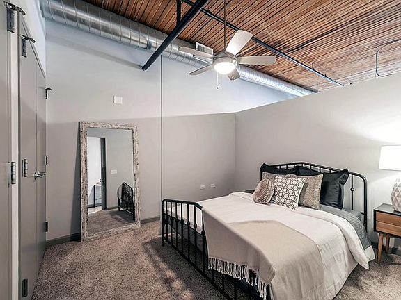 5th image of 443 E Erie St #6605
