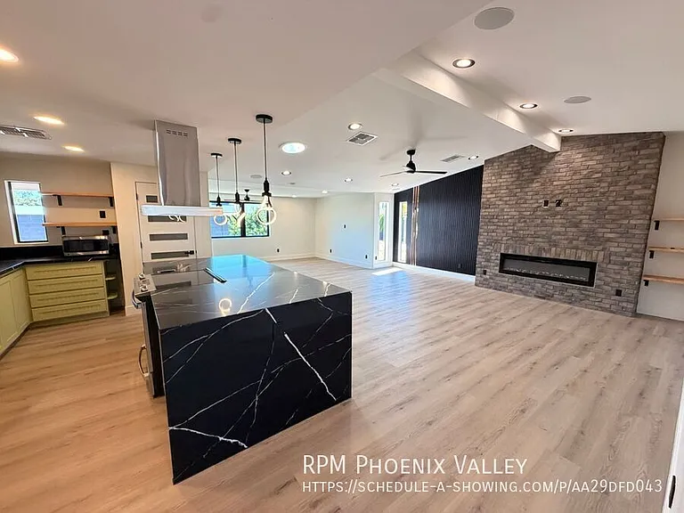 4019 E Surrey Ave — Photo 5