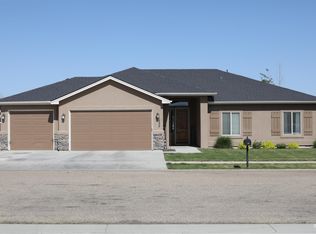 1222 N Powder River Dr, Middleton, ID 83644