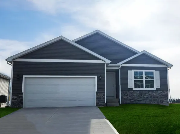 937 8th St NW, Bondurant, IA 50035