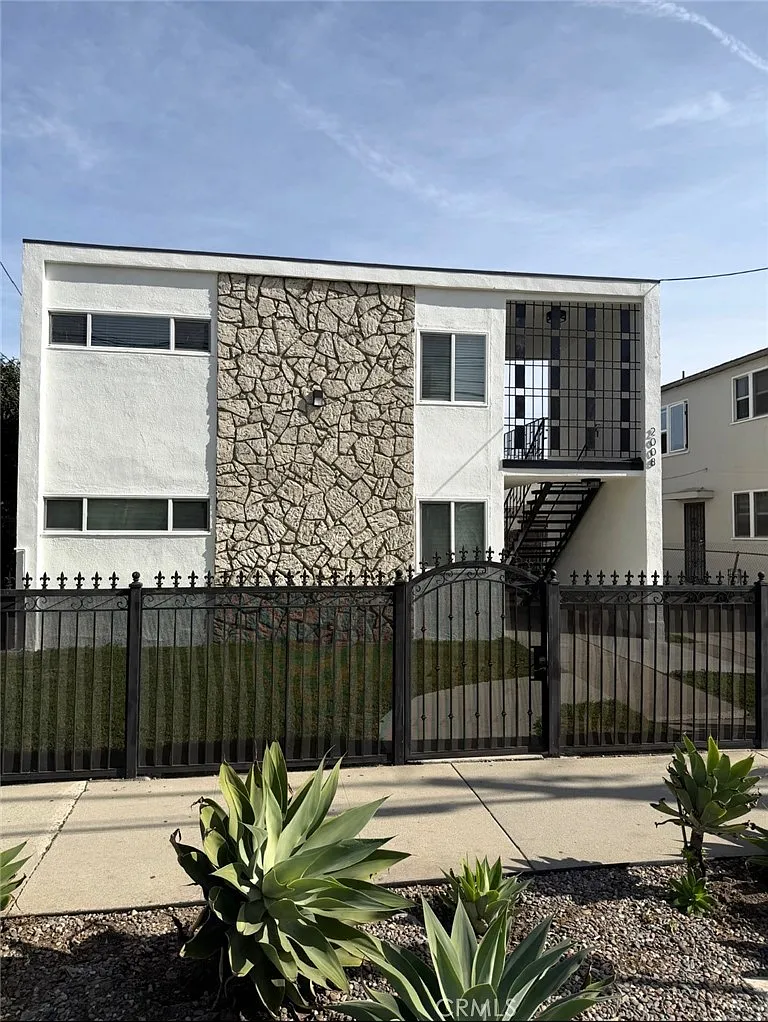 1 bed, 785 sqft, $1,800 — Photo 1