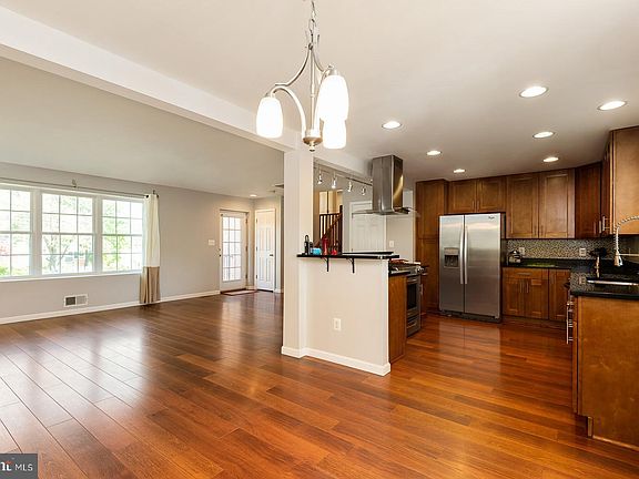 4th image of 6821 Broyhill St