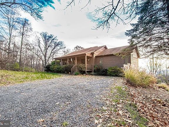 3rd image of 2617 Tuckers Ln
