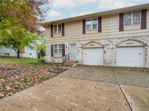 6968 NW Chapel Woods Ln, Kansas City, MO 64152