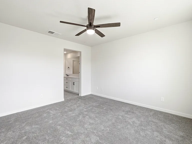 3818 E Commerce Way — Photo 36