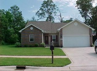 615 4th Ct SE, Demotte, IN 46310