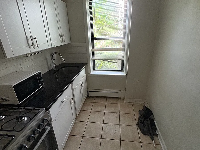 7 Laidlaw Ave #3 — Photo 5