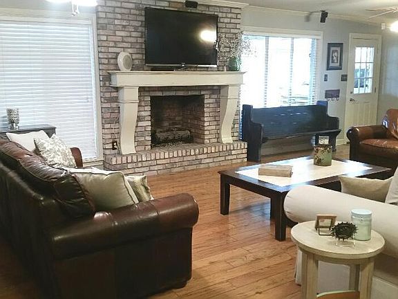 5th image of 309 Cambridge Dr