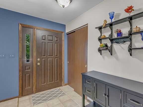 4th image of 511 Heather Ln