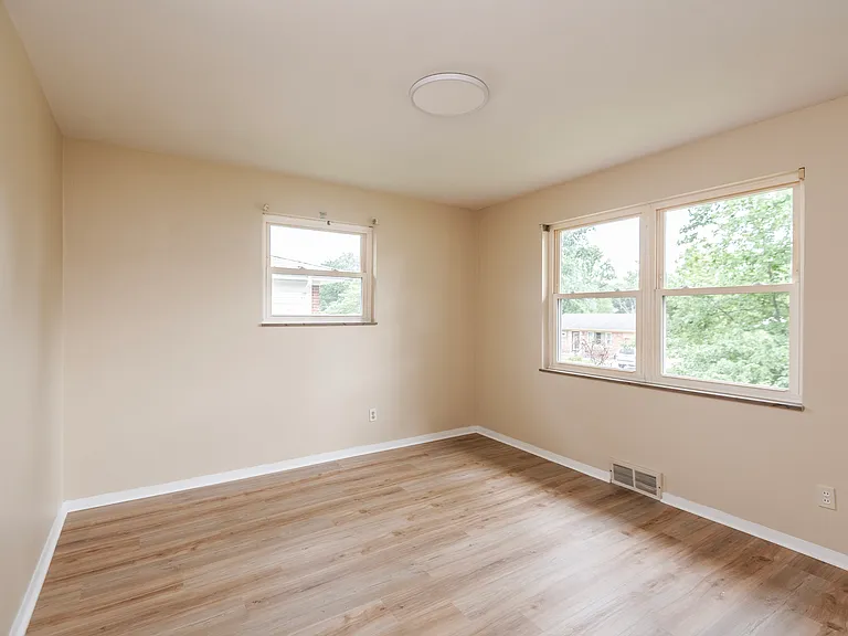201 Bridgeview Ln — Photo 15