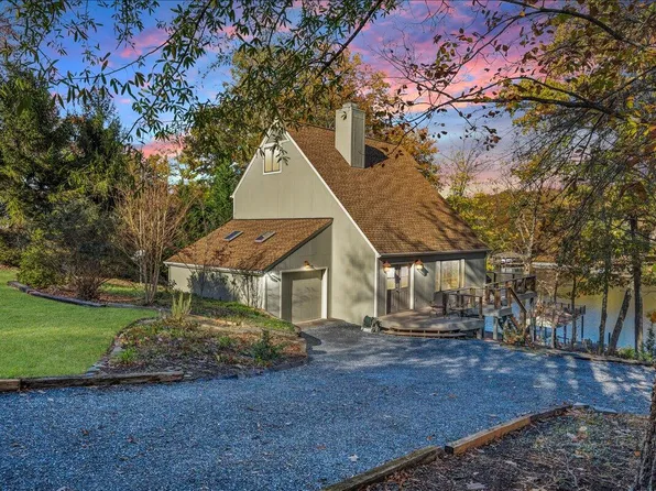 114 Tradewind Ter, Huddleston, VA 24104