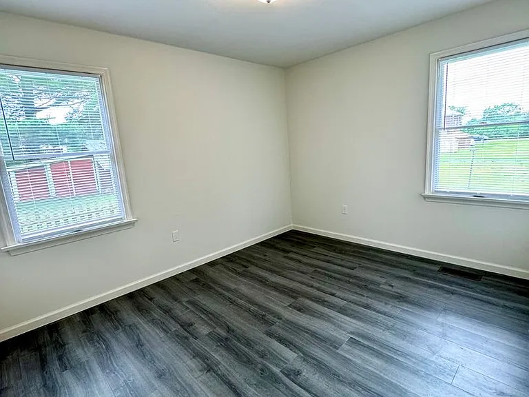125 Stover St — Photo 10