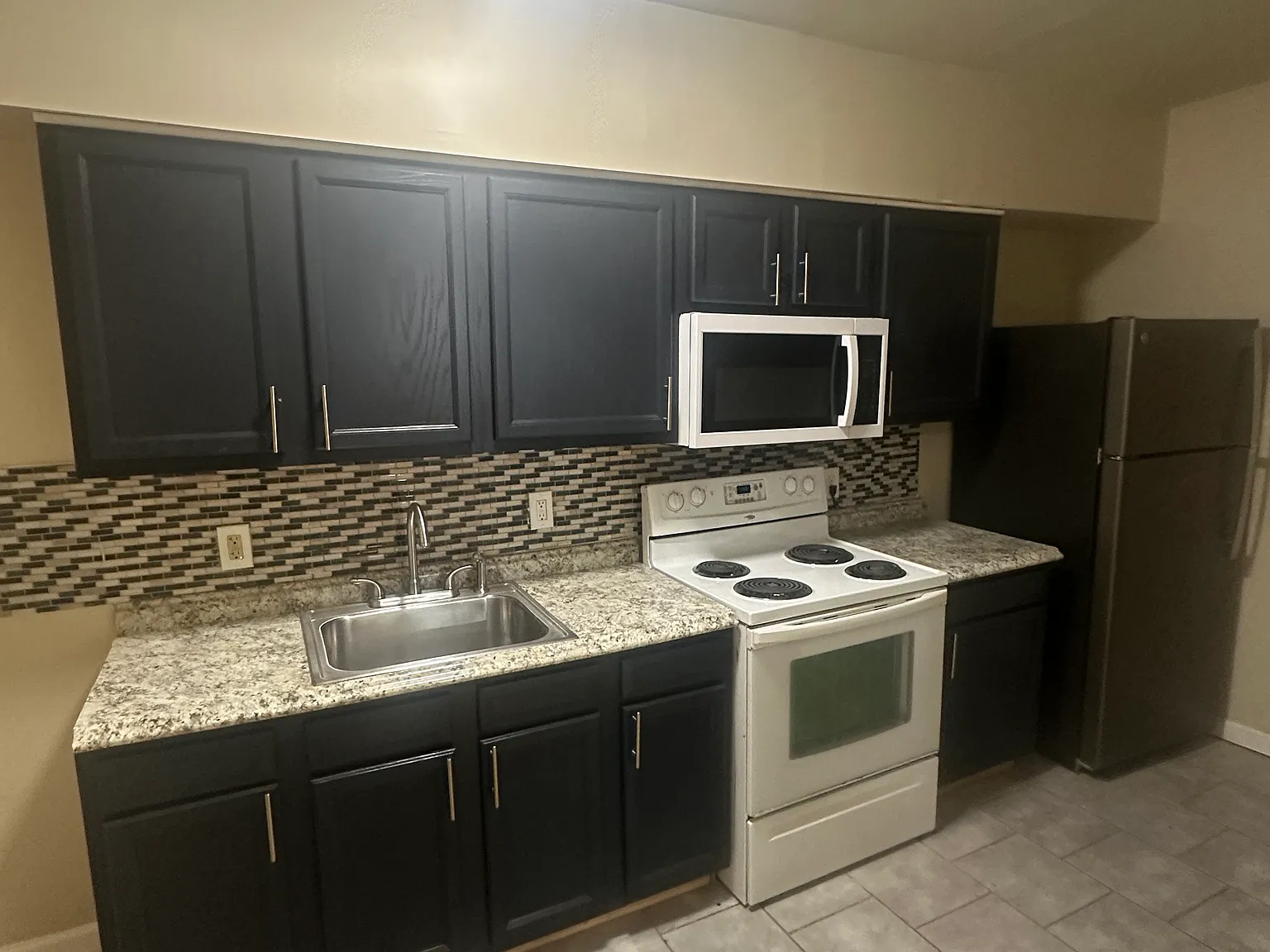 2 bed, 1.5 bath, 1200 sqft, $1,450 — Photo 1