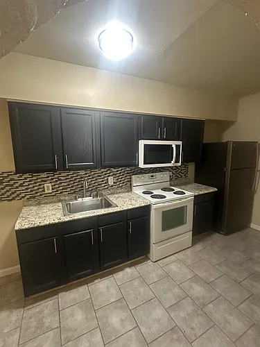 1410 Madison Ave #B Photo 1