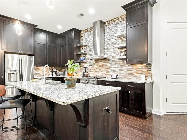 826 Canterbury Overlook NE — Photo 7