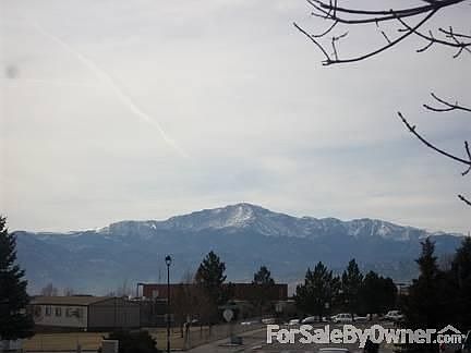 Pikes Peak view from master suite : Wake up to views of Pikes Peak every morning and watch the sun s