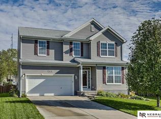 16136 Cary St, Omaha, NE 68136