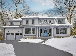 22 Skyline Dr, Wellesley, MA 02482