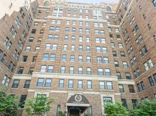 229 Ward Pkwy APT 501B, Kansas City, MO 64112