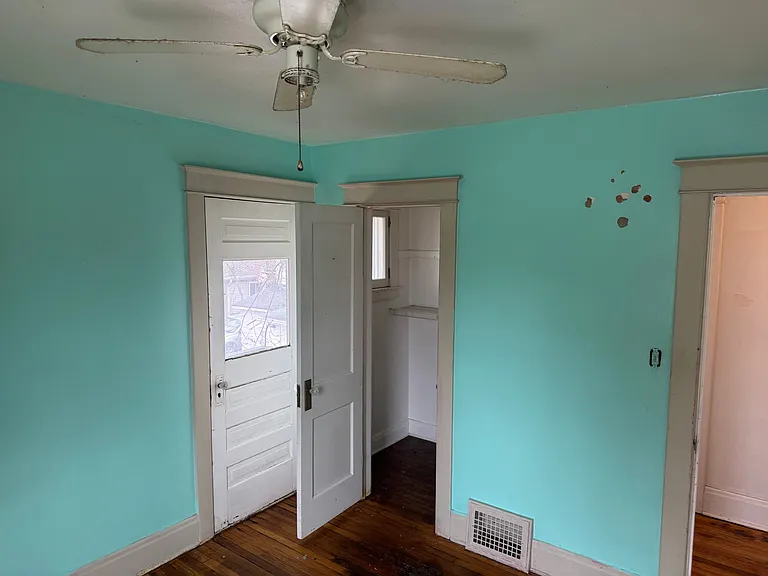 708 Hancock St — Photo 14