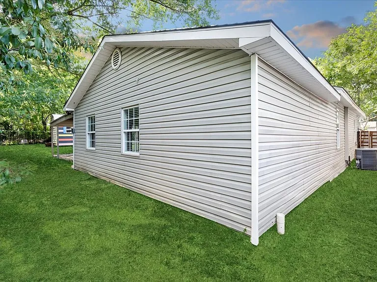 117 Ida St — Photo 32