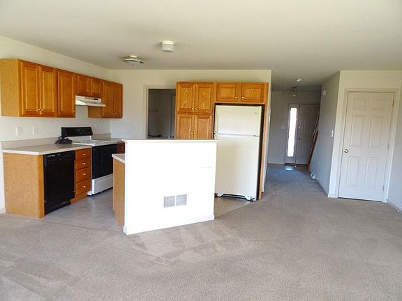 Living Room & Kitchen