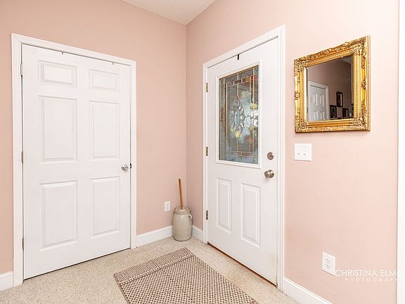 3rd image of 23 Boxwood St