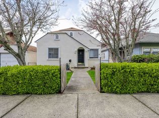 1120 SE Jackson St, Roseburg, OR