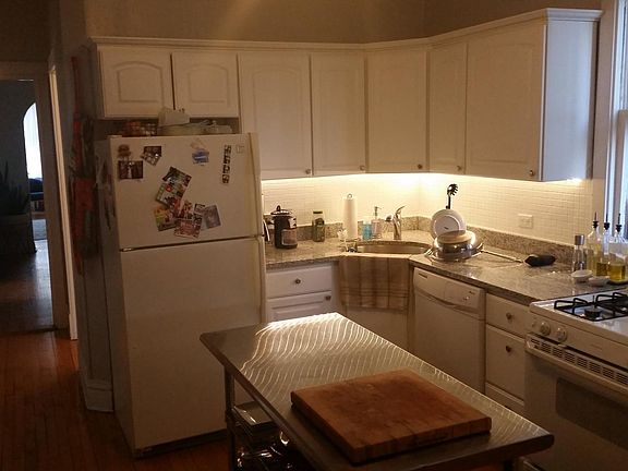 2nd image of 1233 W Wellington Ave #1