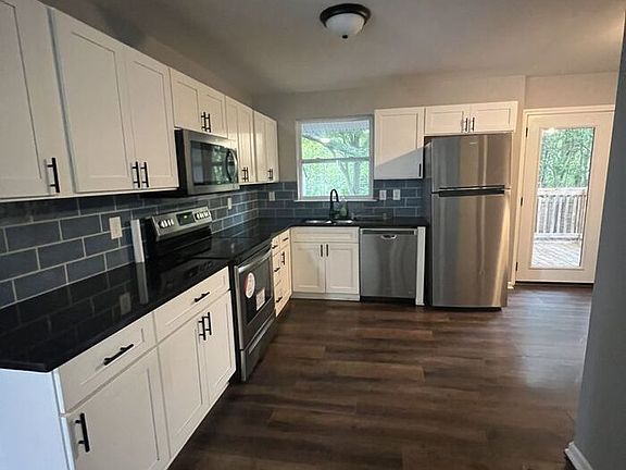 4th image of 3338 Barfield Dr