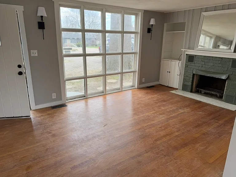 2695 Charlestown Rd — Photo 2