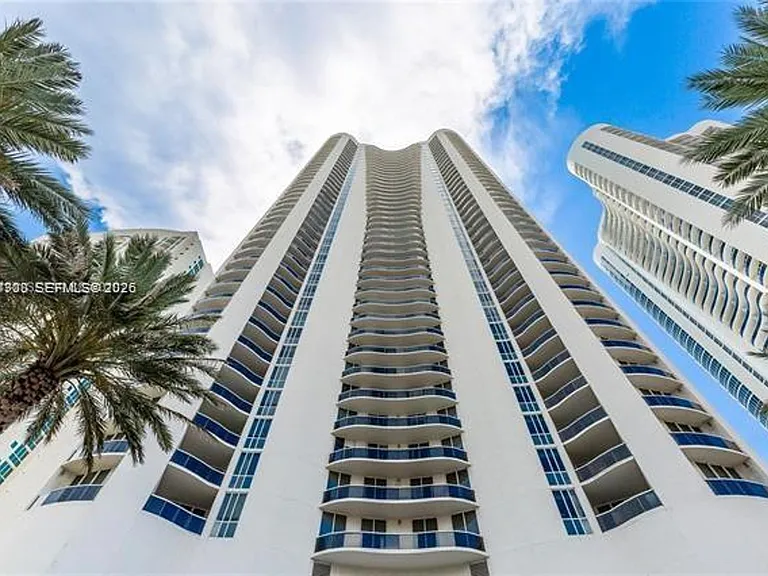 16001 Collins Ave #CU-1106 — Photo 36