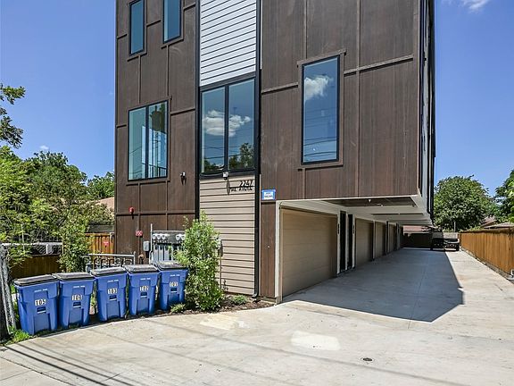 3rd image of 2247 Mail Ave #102
