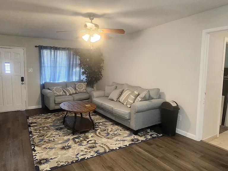 9605 Grady Ln — Photo 3