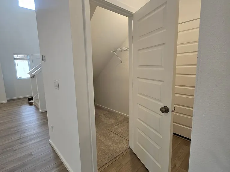 2700 Wonderland Way — Photo 11