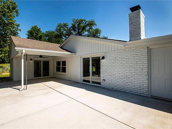 4th image of 2393 Lakeview Dr