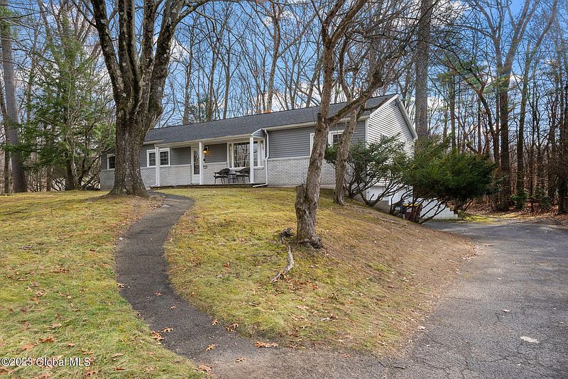 3rd image of 14 Eastwood Drive
