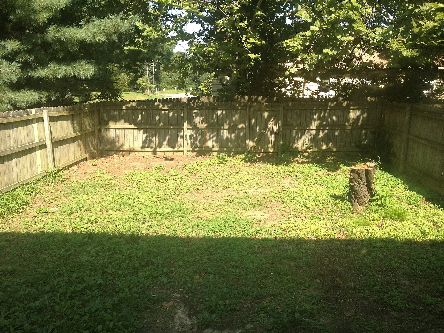 4 Bedroom Townhouse - Chesterfield — Photo 2