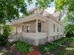 59 N Washington St, Carpentersville, IL 60110