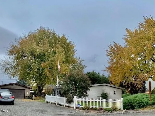 20 Four Hills Dr, Yakima, WA 98908
