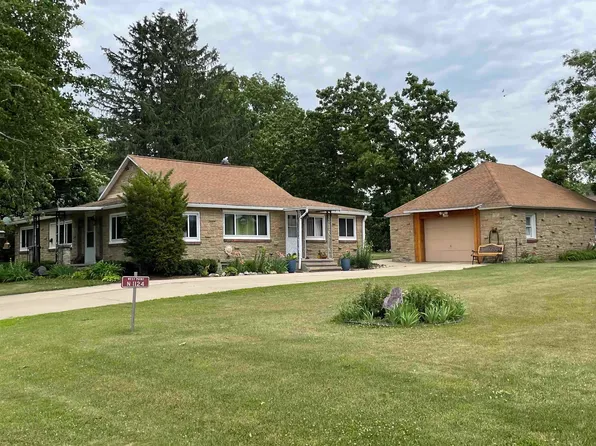 N1124 Golf Rd, Prairie Du Sac, WI 53578