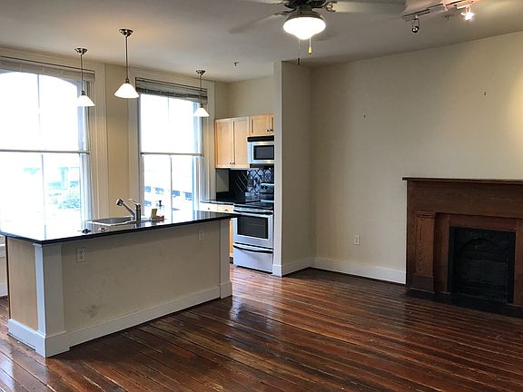 2nd image of 1321 1/2 E Main St APT 313