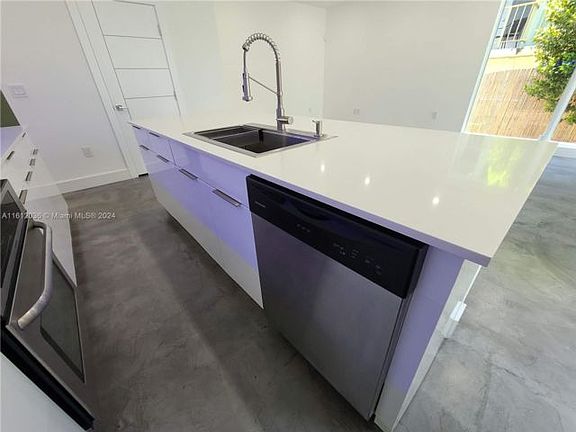 4th image of 825 Michigan Ave Townhouse 5