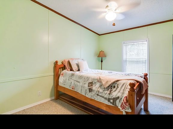5th image of 204 Sherry St
