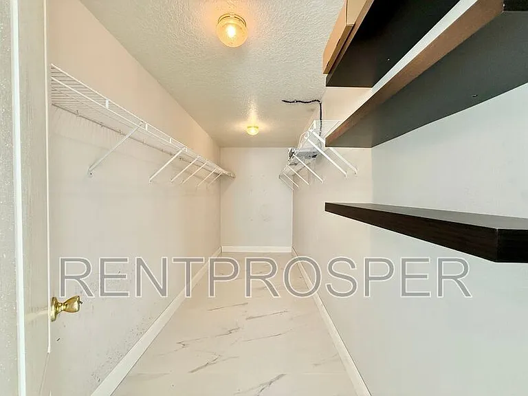 11400 Lovers Ln — Photo 14