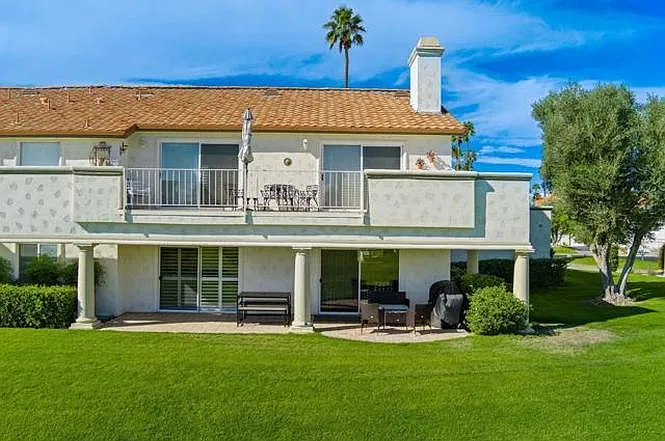 270 Vista Royale Cir E — Photo 17