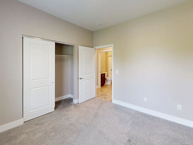 Alexander Pointe Apartments — Photo 32