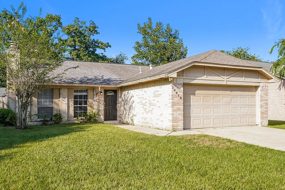 3 bed, 2.0 bath, 1320 sqft, $1,825 — Photo 3