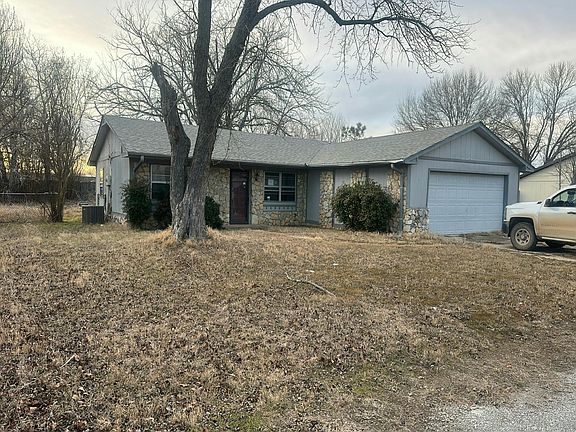 3rd image of 35 Apache St